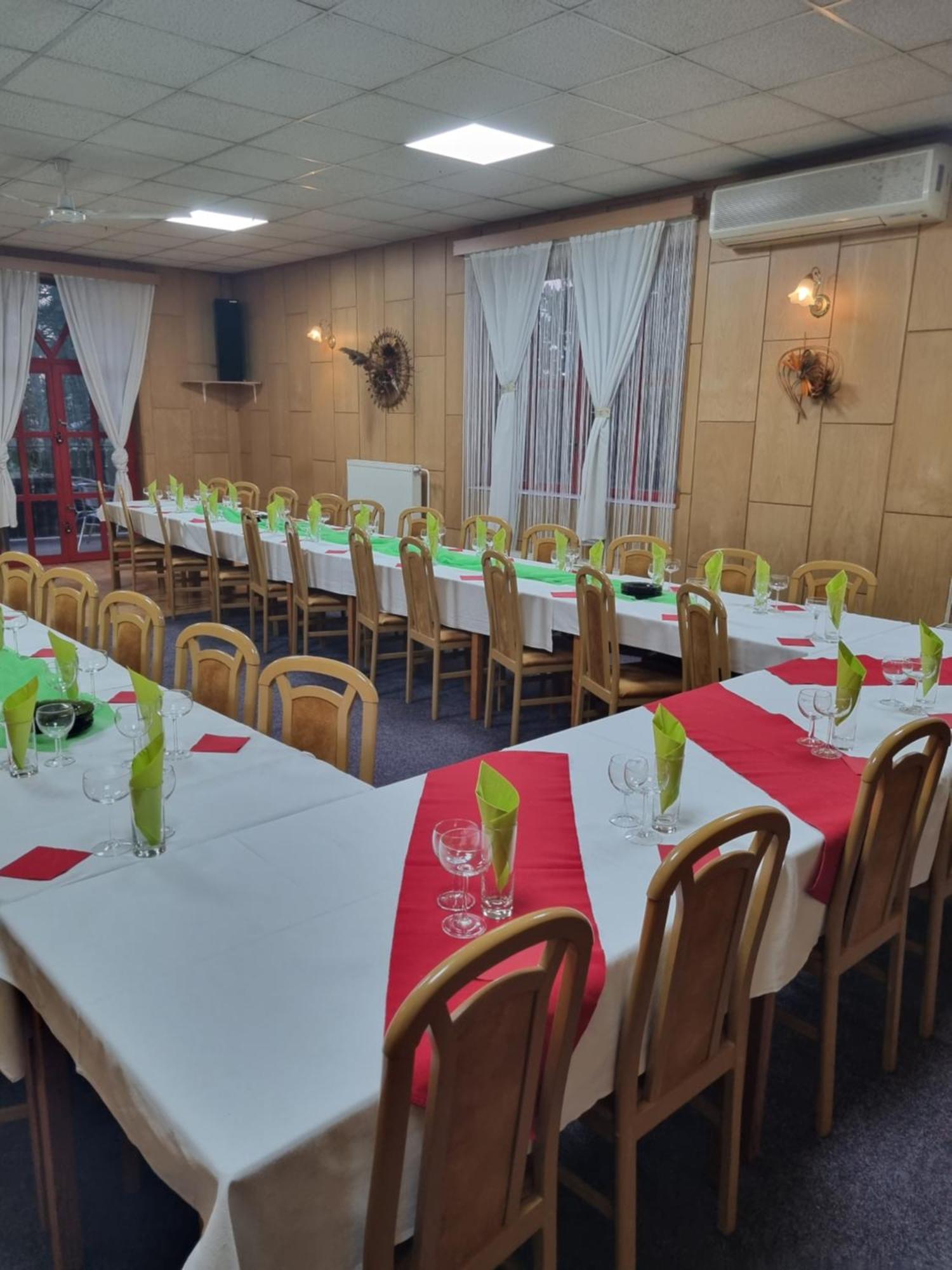 Studanka Hotel Orlova Bagian luar foto