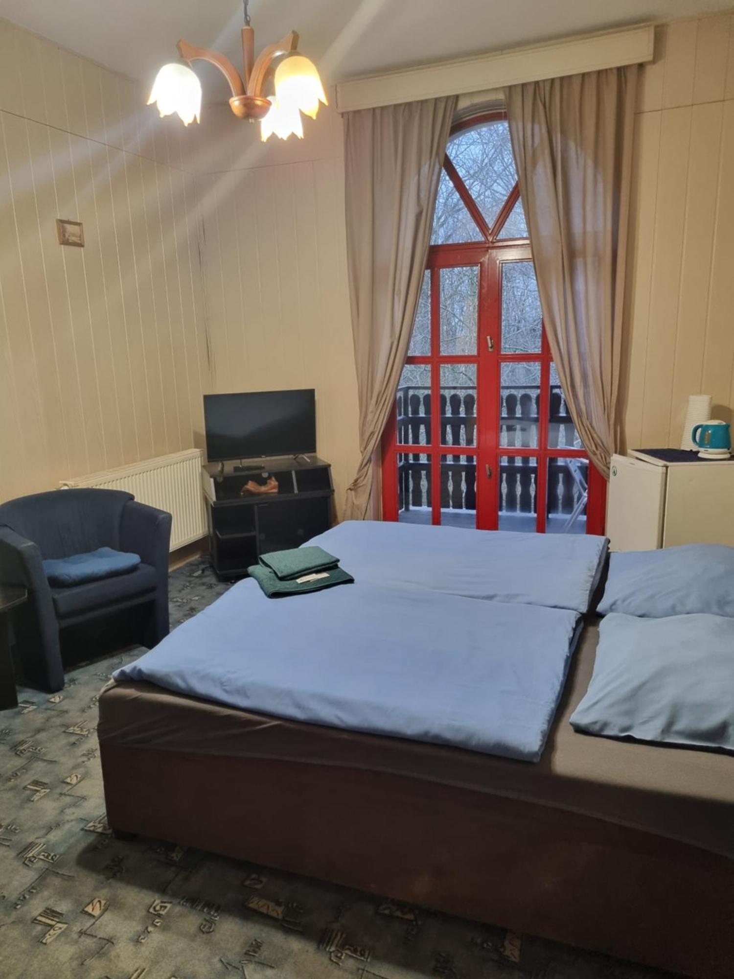 Studanka Hotel Orlova Bagian luar foto