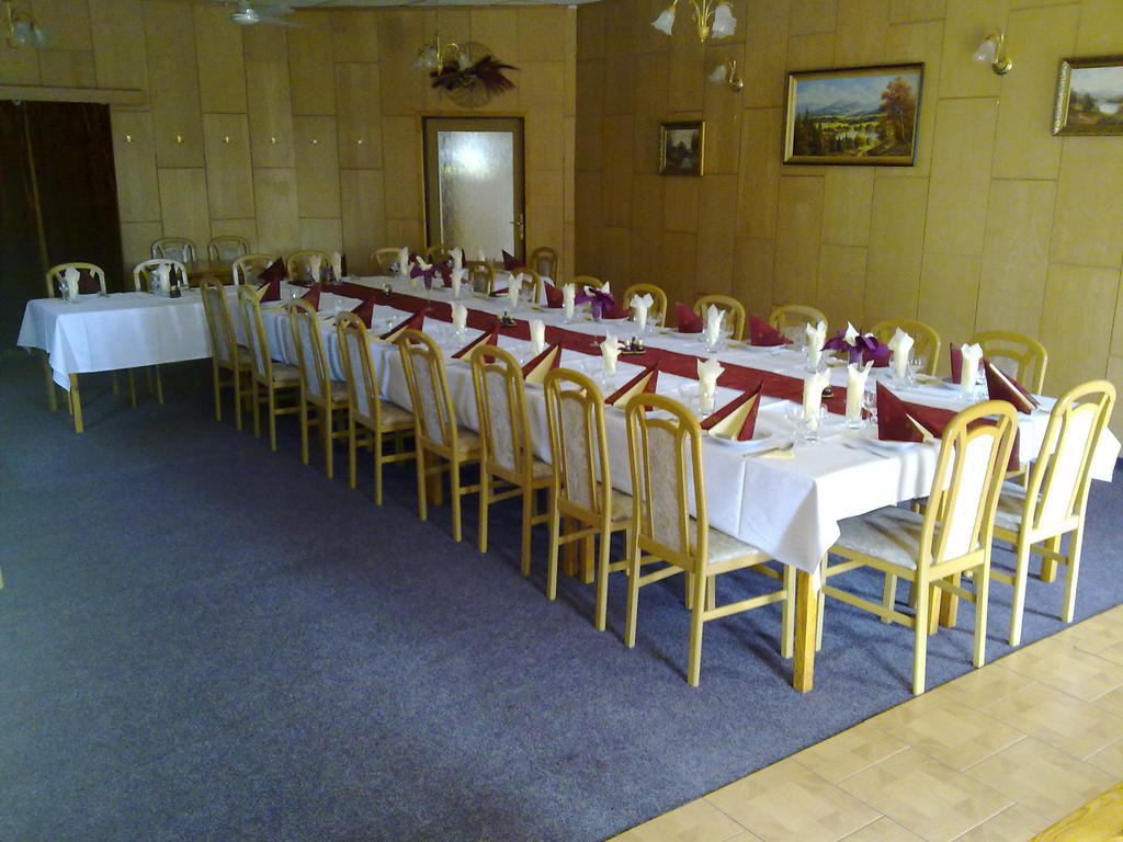 Studanka Hotel Orlova Bagian luar foto