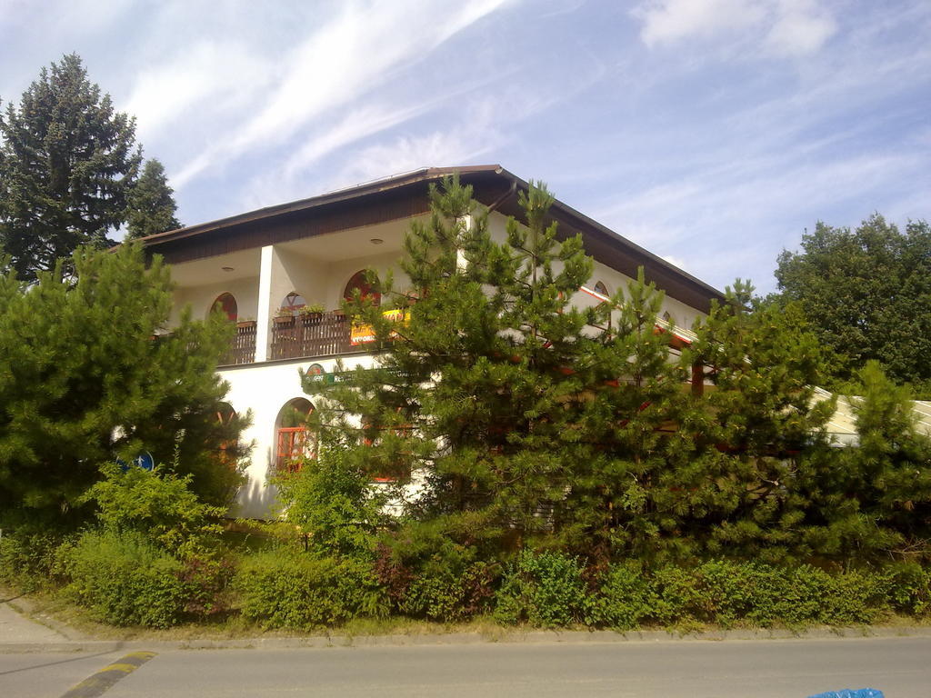 Studanka Hotel Orlova Bagian luar foto
